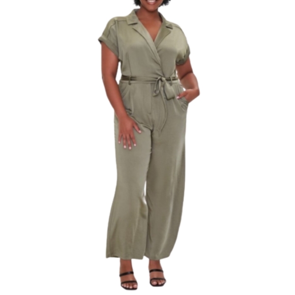 OLIVE GREEN SATIN ☆ COLLAR NECK ☆ JUMPSUIT ☆ NWT - Picture 2 of 9